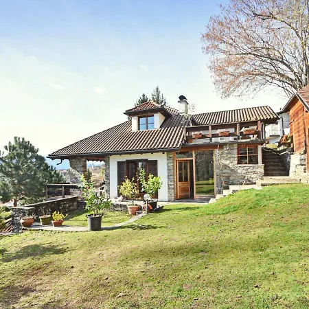 Peaceful Cottage In Cargiogo With Private Terrace
