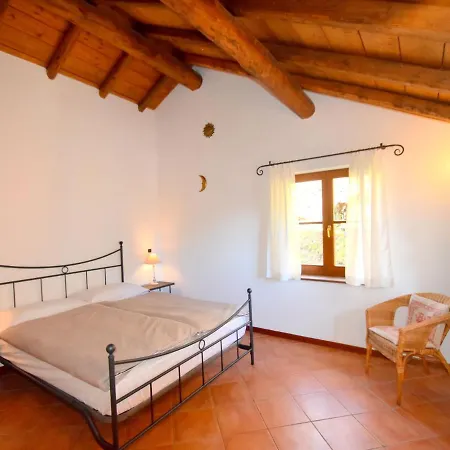 Peaceful Cottage In Cargiogo With Private Terrace